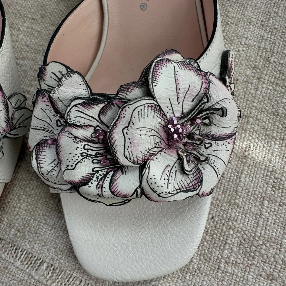 Brighton Cherry Heel 7M White Leather Floral Crystal Flower Sandals Brazil PA-95